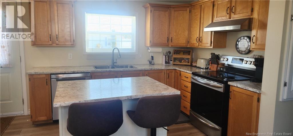 Property at 5 Bayberry Street image 2