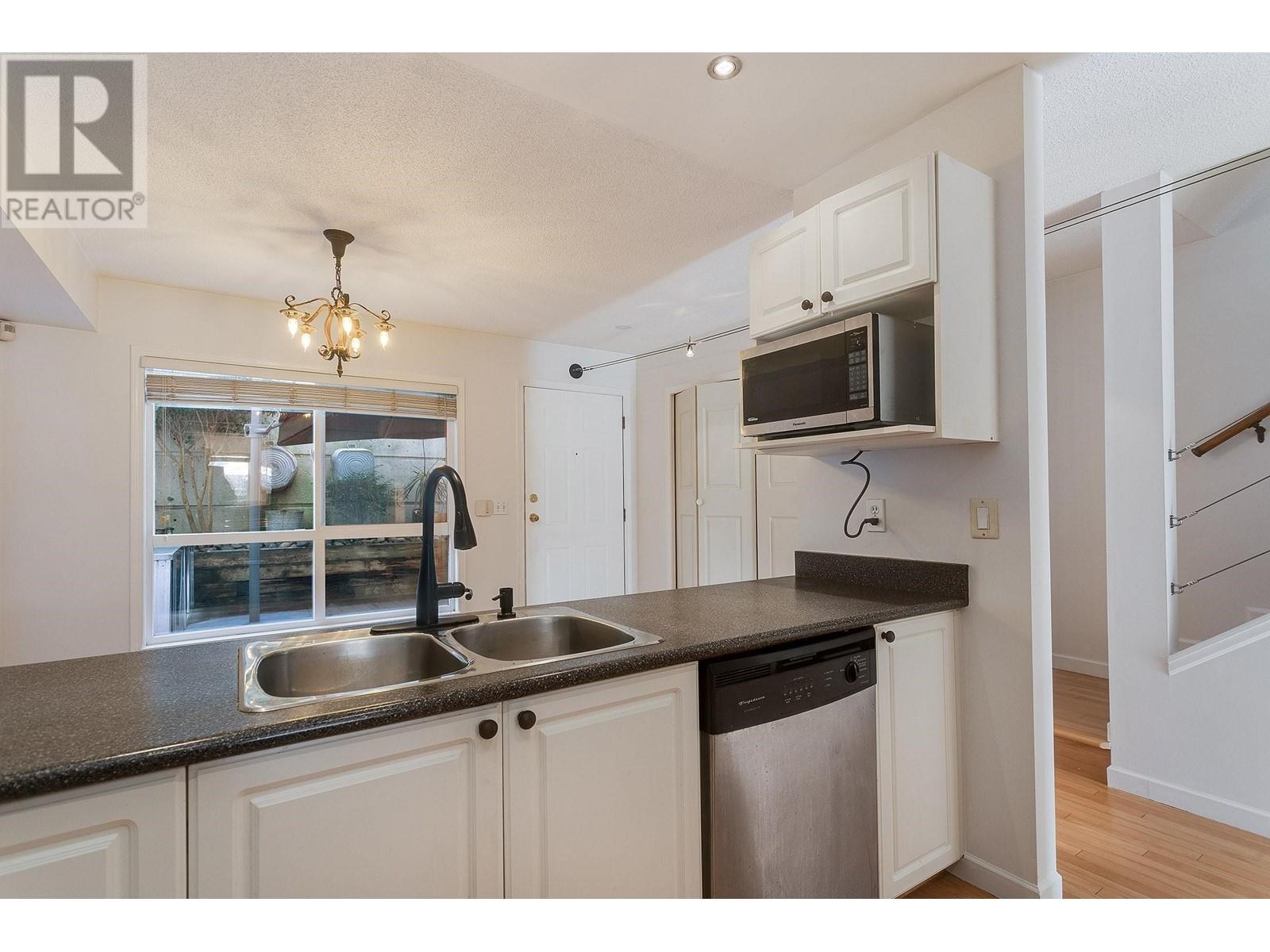 Listing Picture 11 of 37 : 28 2723 E KENT AVENUE, Vancouver / 溫哥華 - 魯藝地產 Yvonne Lu Group - MLS Medallion Club Member