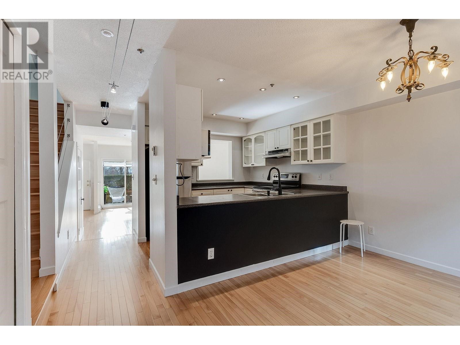 Listing Picture 13 of 37 : 28 2723 E KENT AVENUE, Vancouver / 溫哥華 - 魯藝地產 Yvonne Lu Group - MLS Medallion Club Member