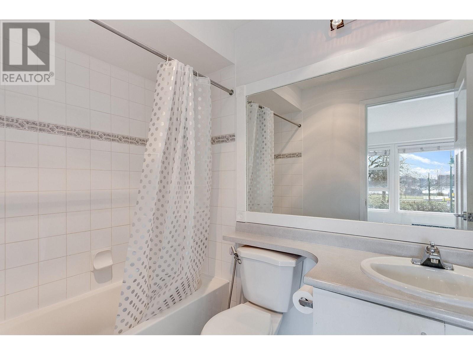 Listing Picture 22 of 37 : 28 2723 E KENT AVENUE, Vancouver / 溫哥華 - 魯藝地產 Yvonne Lu Group - MLS Medallion Club Member