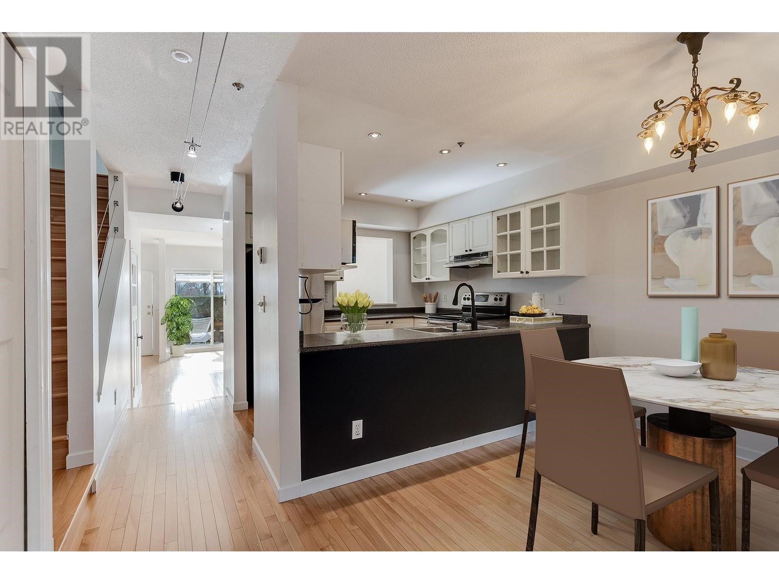 Listing Picture 6 of 37 : 28 2723 E KENT AVENUE, Vancouver / 溫哥華 - 魯藝地產 Yvonne Lu Group - MLS Medallion Club Member