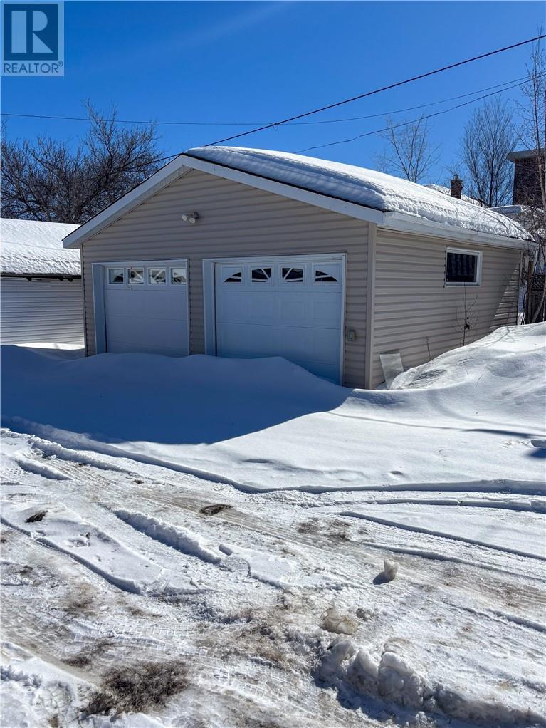 Property at 293 Oak Street image 5