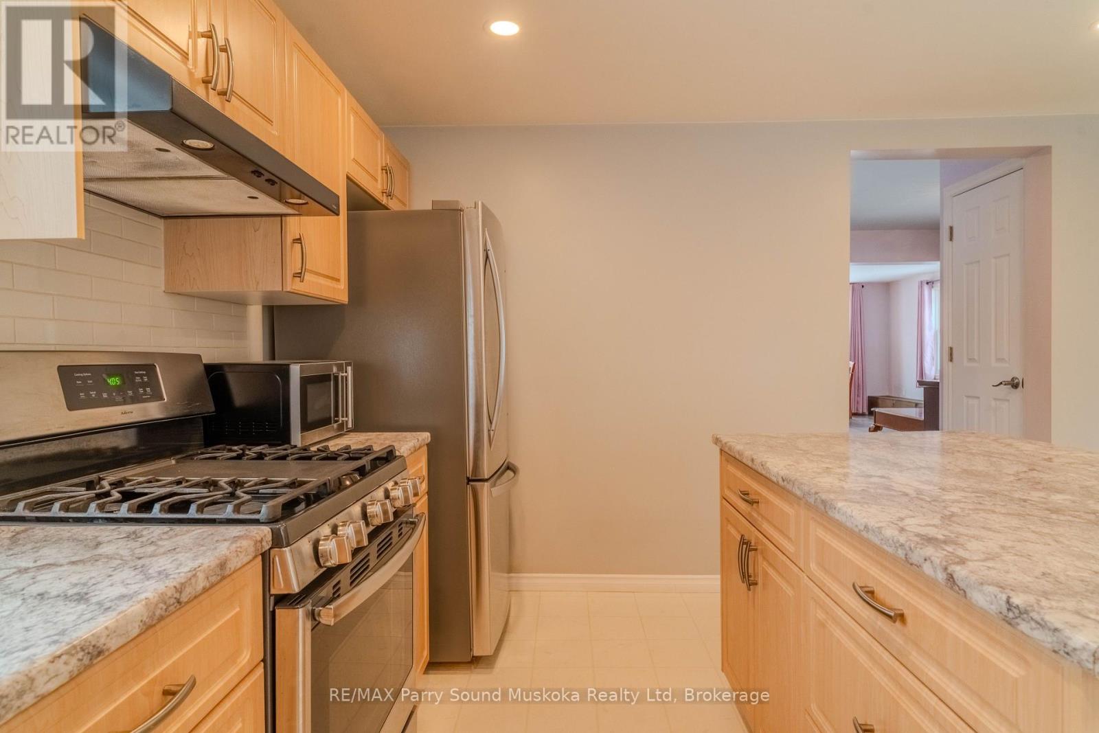 21 Rankin Lake Road, Seguin, Ontario  P2A 0B2 - Photo 18 - X12081280