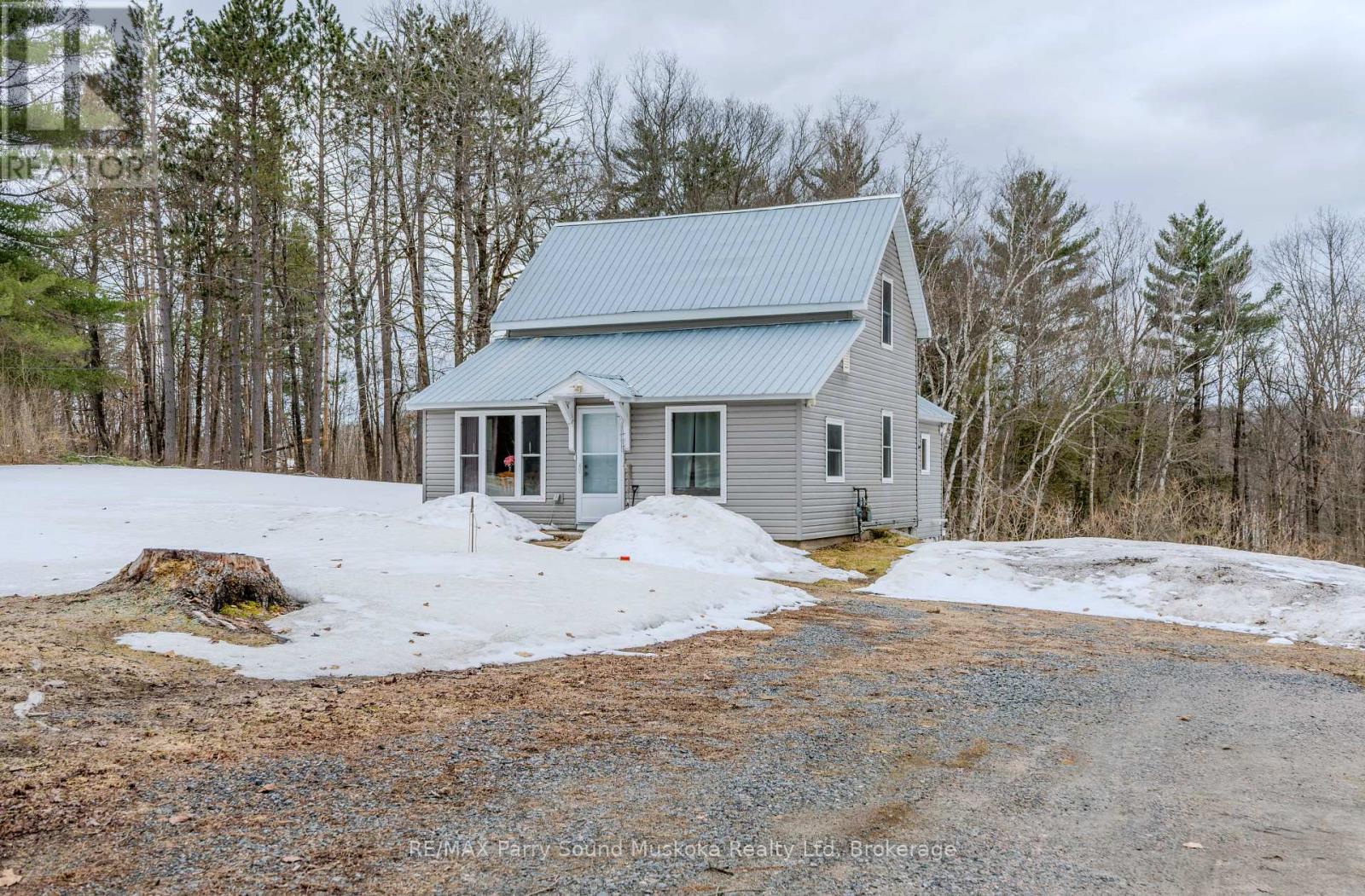 21 Rankin Lake Road, Seguin, Ontario  P2A 0B2 - Photo 3 - X12081280