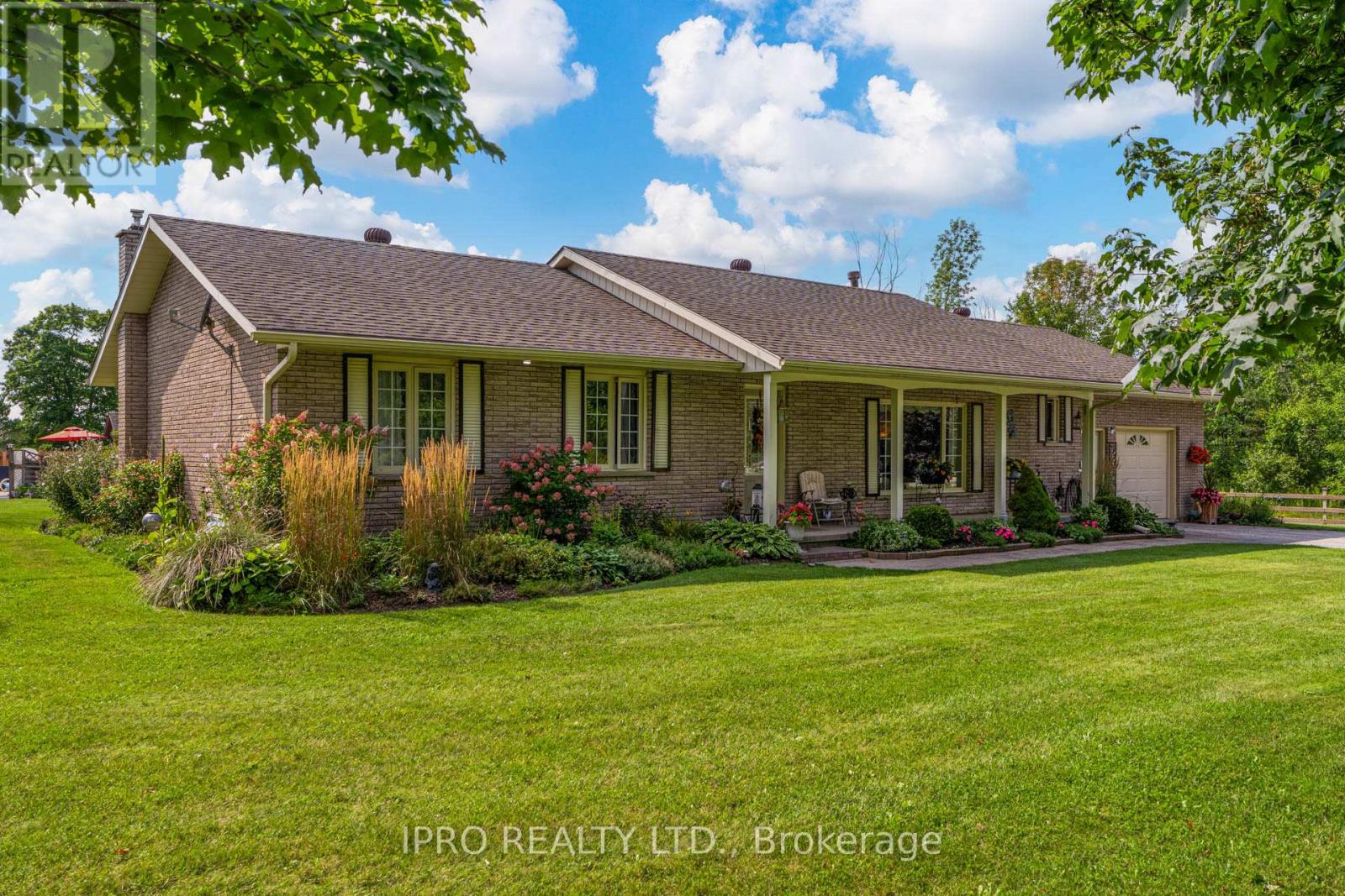 333424 Concession 1 Rr4, West Grey, Ontario  N0G 1R0 - Photo 2 - X12084160