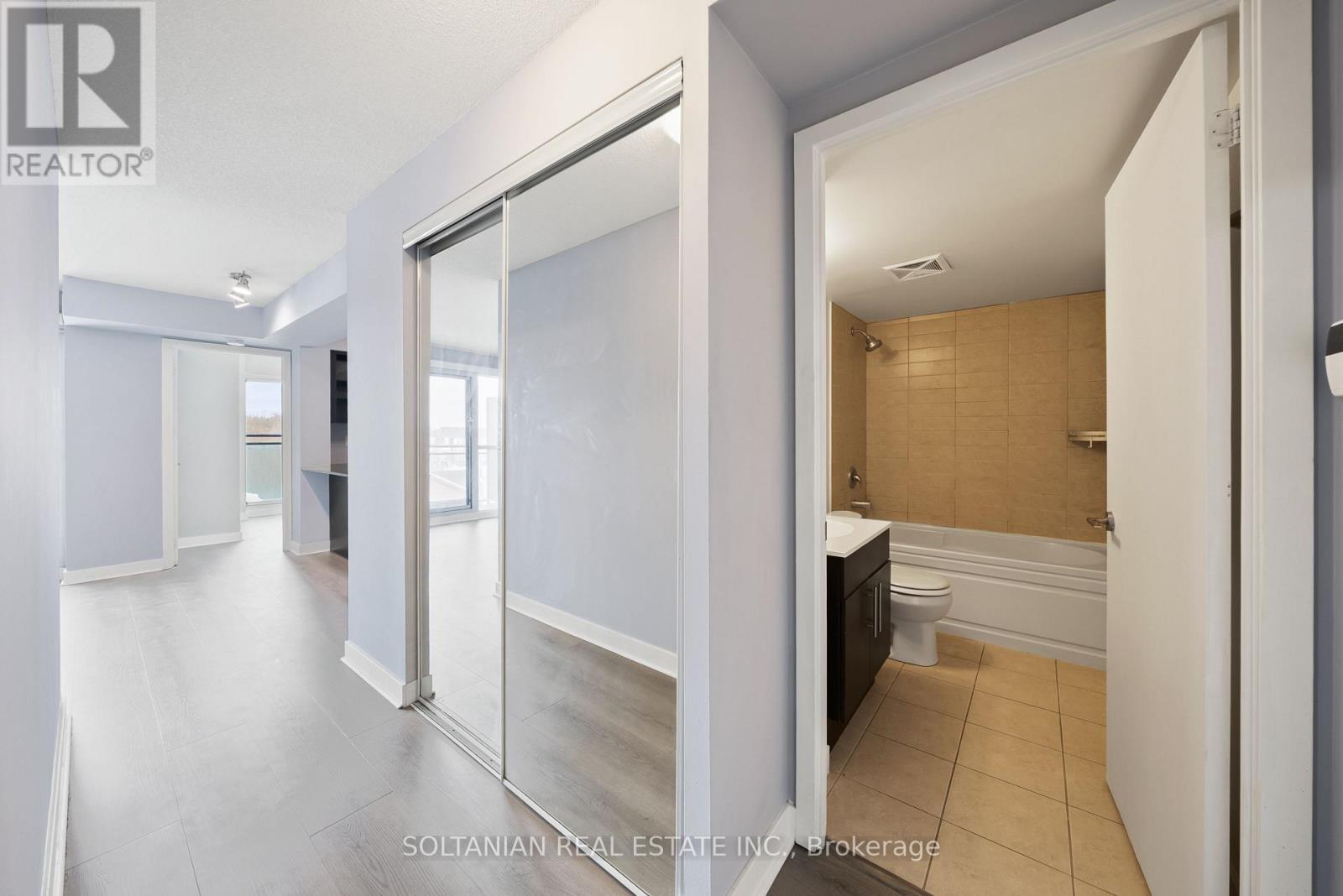 428 - 120 Dallimore Circle, Toronto, Ontario  M3C 4J1 - Photo 17 - C12084231