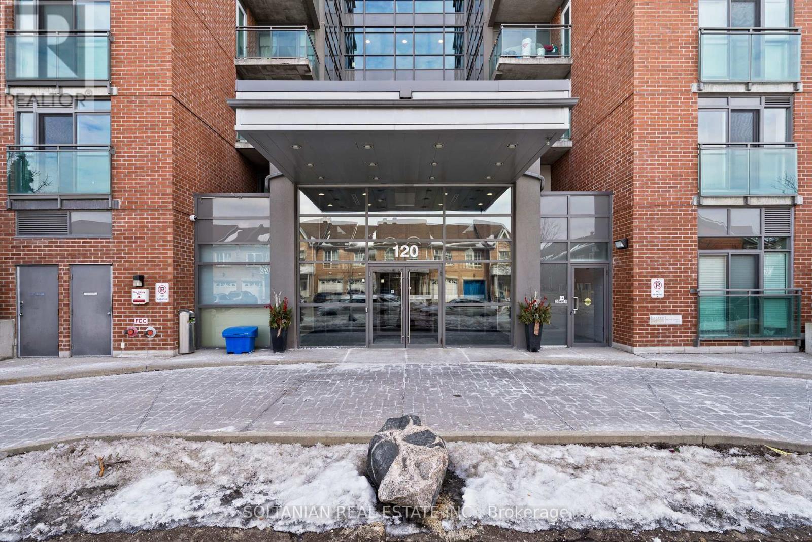 428 - 120 Dallimore Circle, Toronto, Ontario  M3C 4J1 - Photo 2 - C12084231