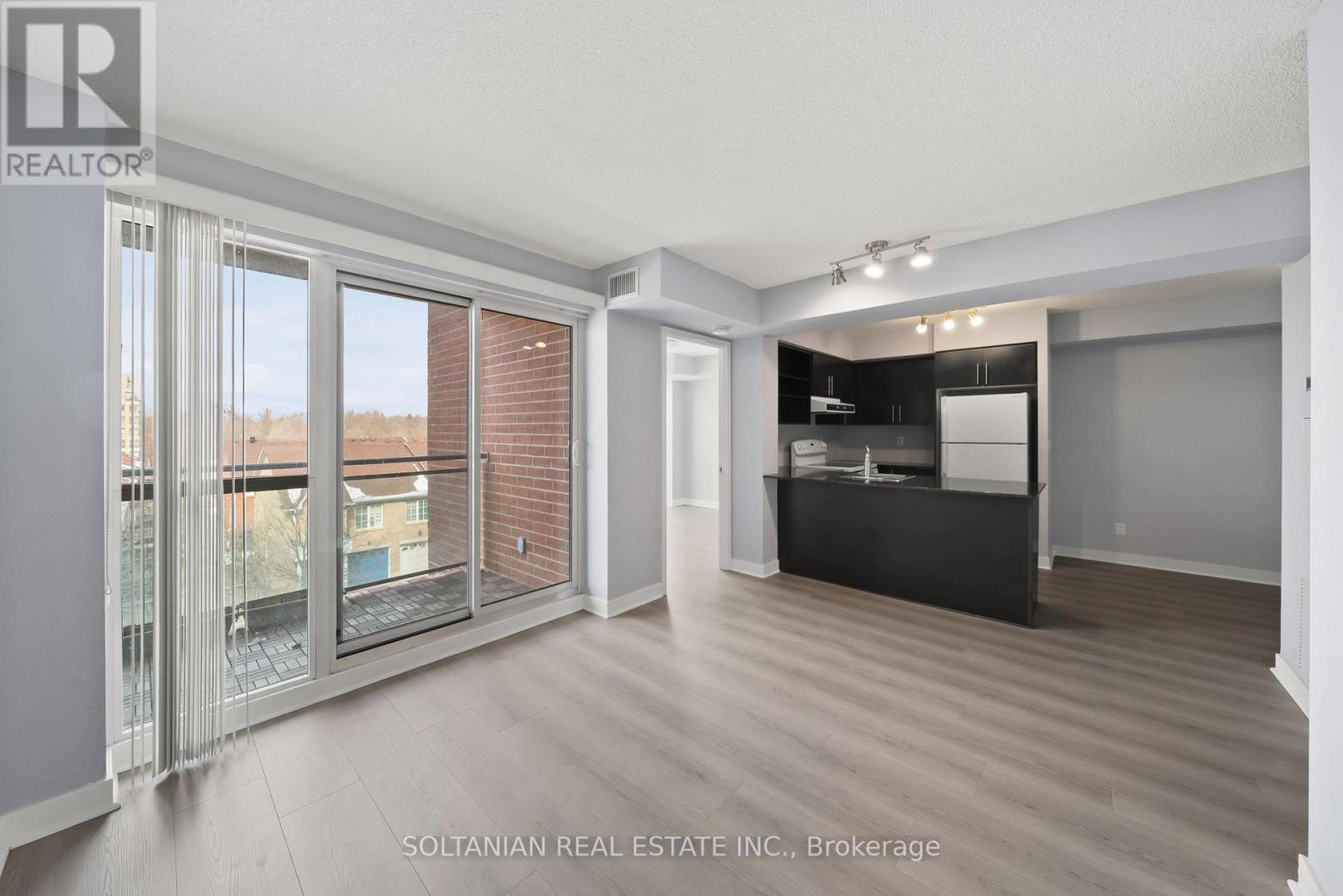 428 - 120 Dallimore Circle, Toronto, Ontario  M3C 4J1 - Photo 7 - C12084231