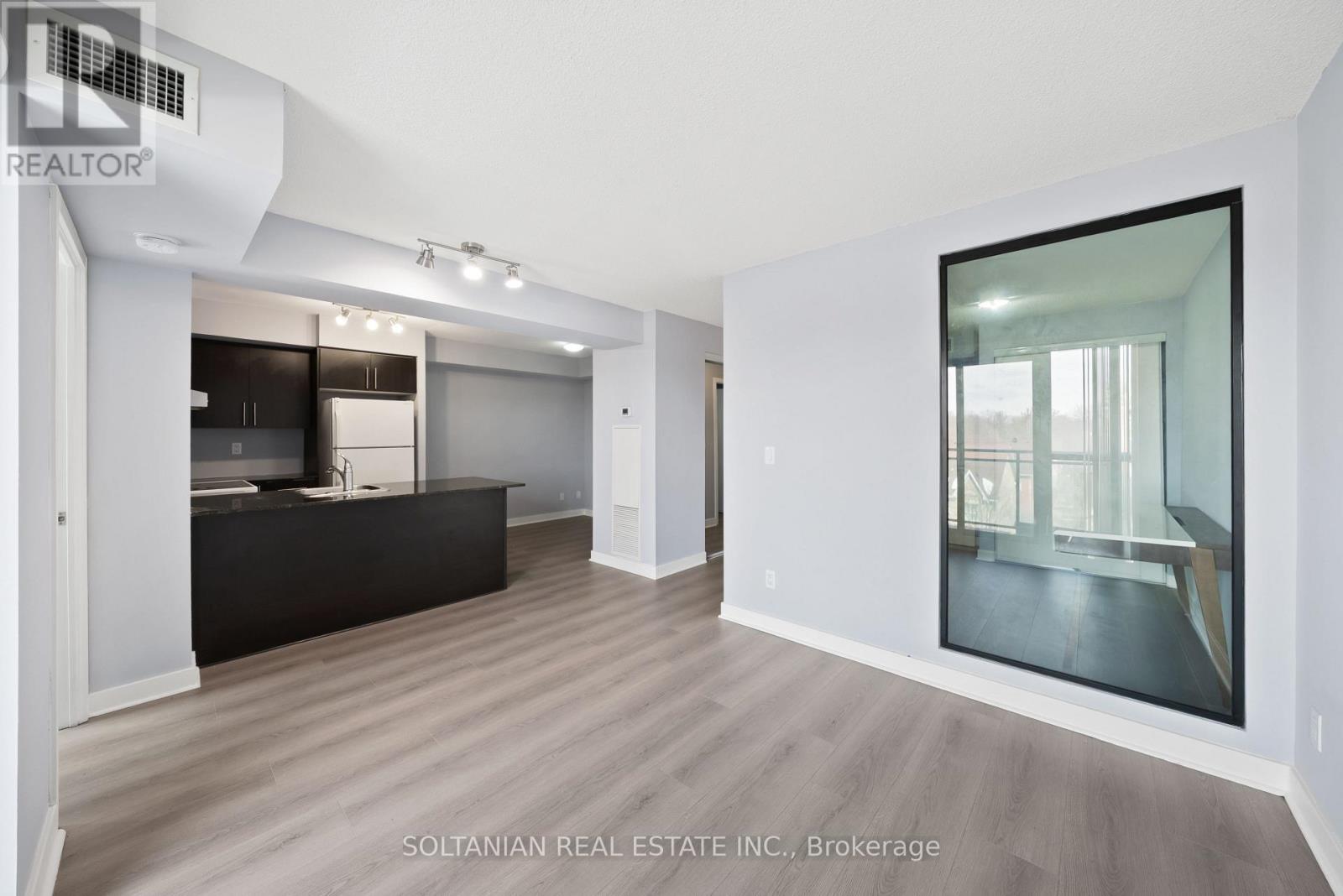 428 - 120 Dallimore Circle, Toronto, Ontario  M3C 4J1 - Photo 8 - C12084231