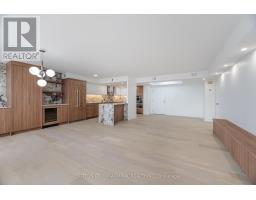 902 - 900 YONGE STREET, Toronto, Ontario