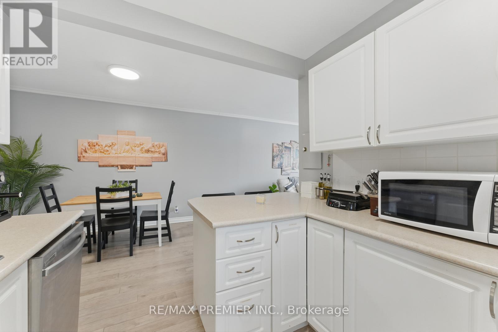 9-11 Bracebridge Avenue, Toronto, Ontario  M4C 2X6 - Photo 11 - E12084251