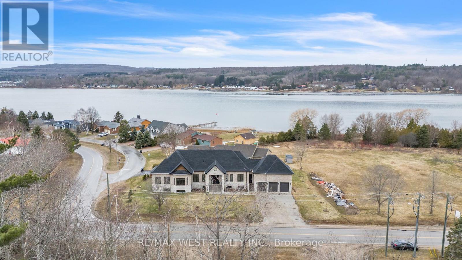 132 FOX STREET, Penetanguishene, Ontario