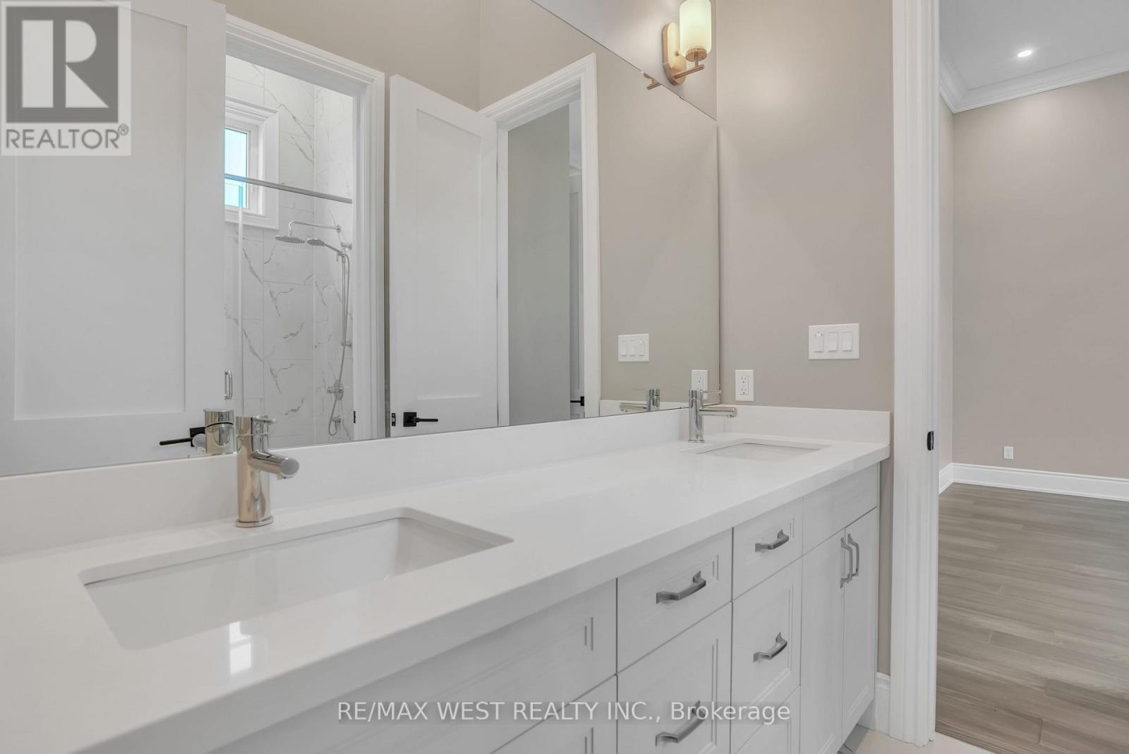132 Fox Street, Penetanguishene, Ontario  L9M 1E7 - Photo 13 - S12084233