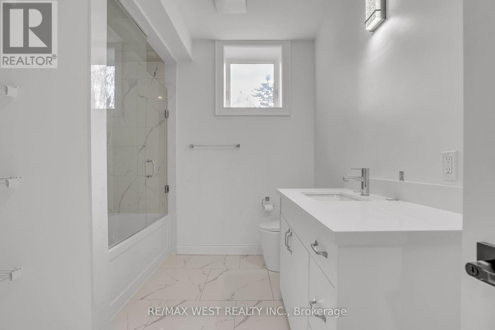 132 Fox Street, Penetanguishene, Ontario  L9M 1E7 - Photo 21 - S12084233