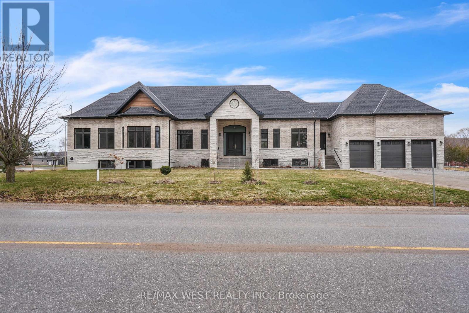 132 Fox Street, Penetanguishene, Ontario  L9M 1E7 - Photo 23 - S12084233