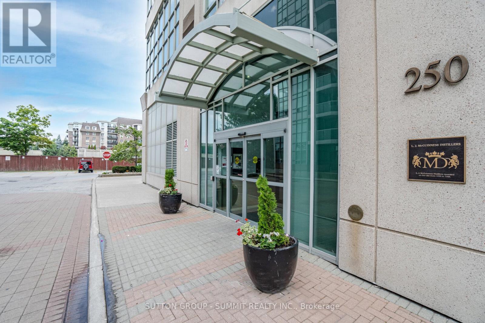 709 - 250 Manitoba Street, Toronto, Ontario  M8Y 4G8 - Photo 2 - W12084221