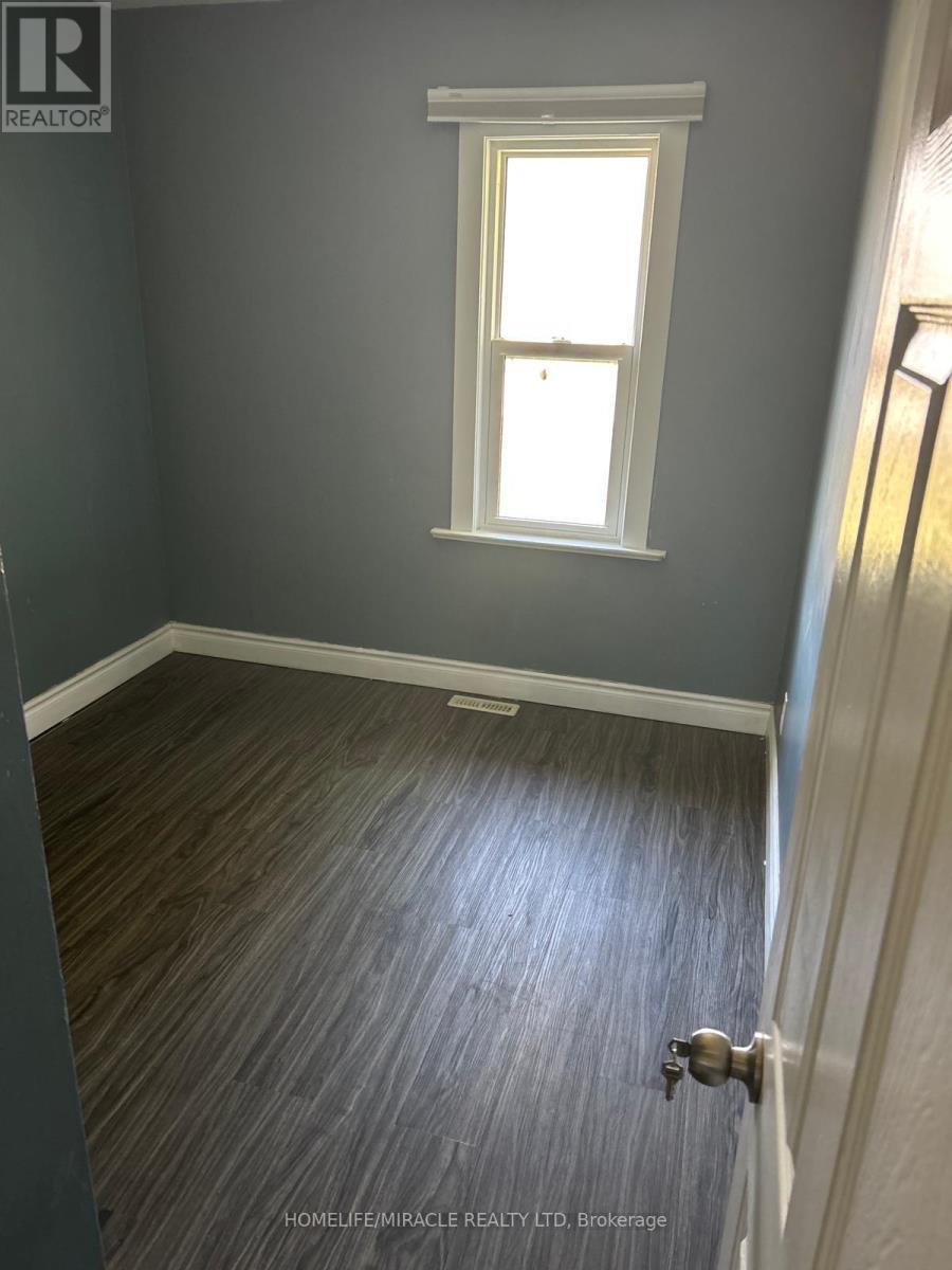 1326 Highbury Avenue N, London East (East D), Ontario  N5Y 4W9 - Photo 17 - X12069116