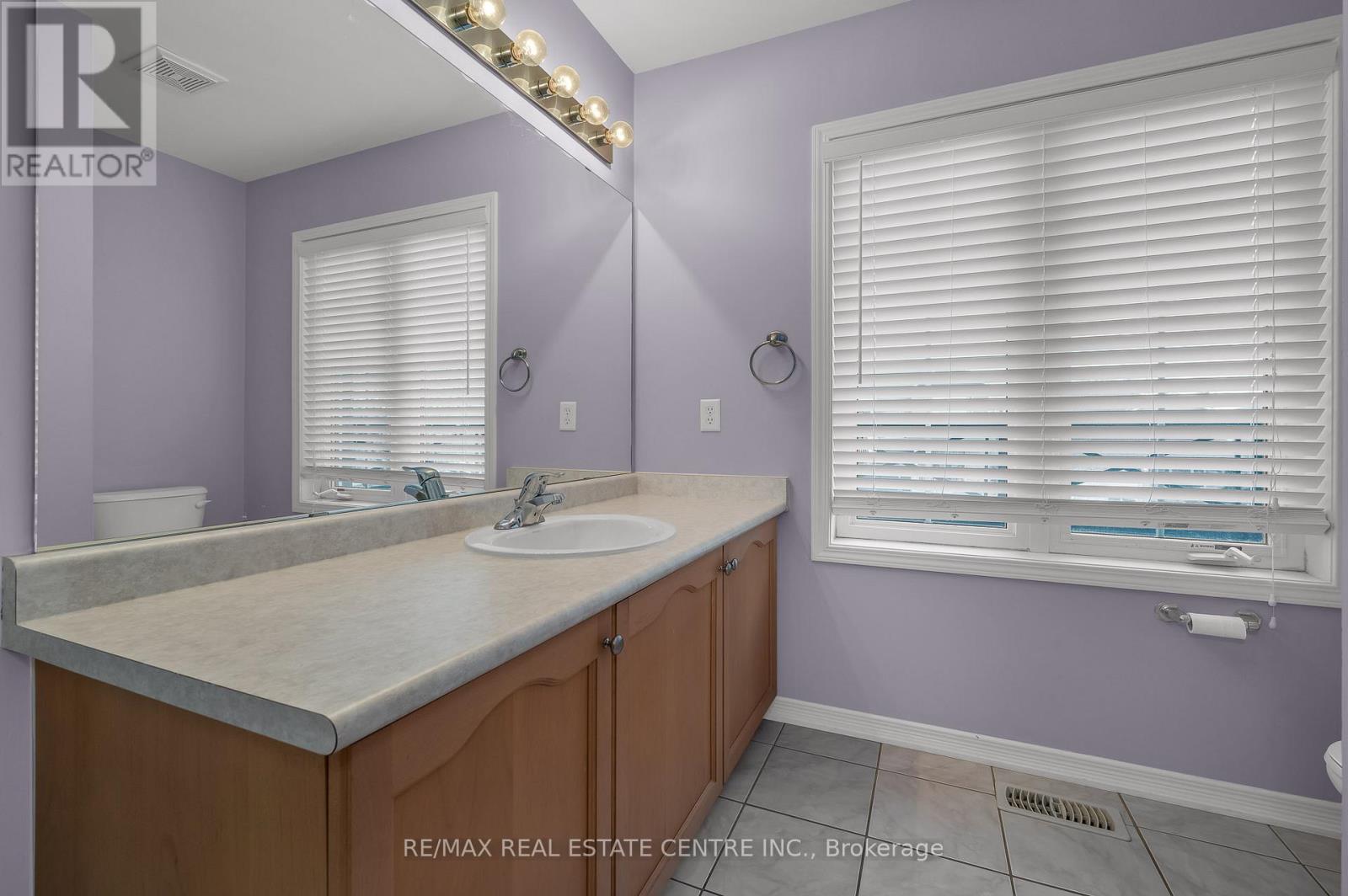 126 Merrilee Crescent, Hamilton, Ontario  L9A 0B1 - Photo 10 - X12084246