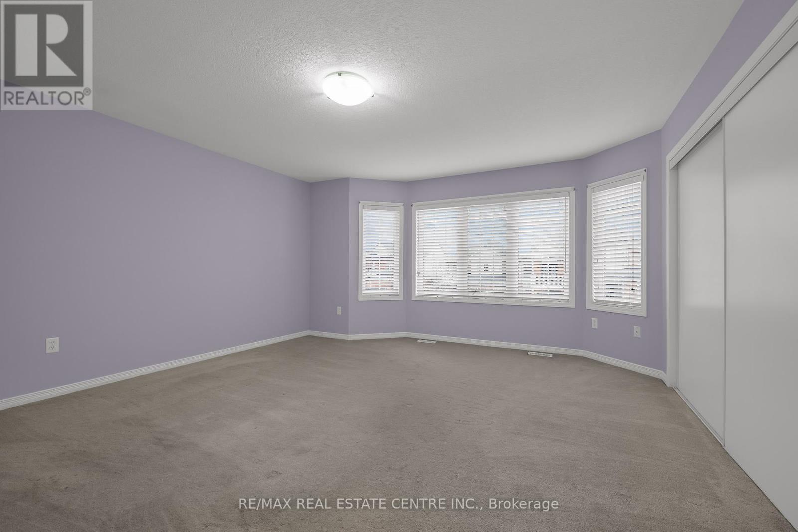 126 Merrilee Crescent, Hamilton, Ontario  L9A 0B1 - Photo 5 - X12084246