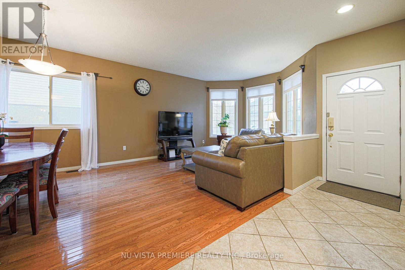 342 Jonathan Street, London South, Ontario  N5Z 5C8 - Photo 4 - X12084327