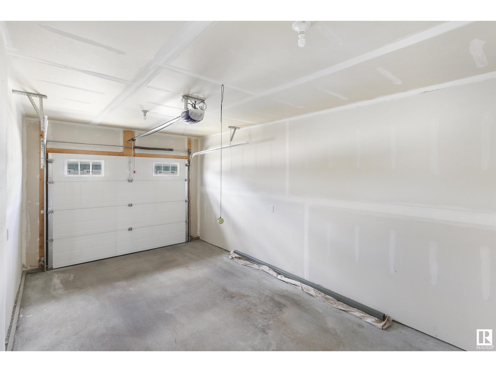 704d Rocky Wy, Cold Lake, Alberta  T9M 0H3 - Photo 4 - E4430748