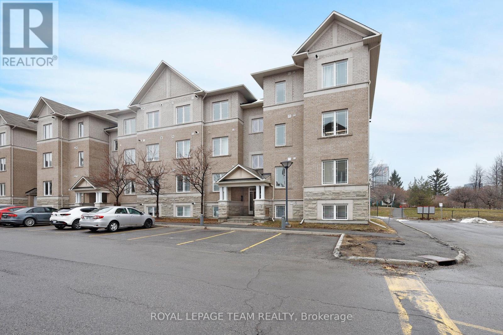 Property at 4 - 385 PASEO PRIVATE image 1