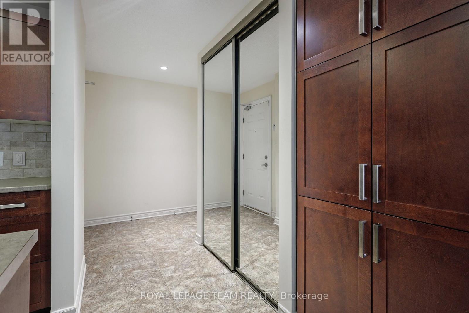 Property at 4 - 385 PASEO PRIVATE image 4