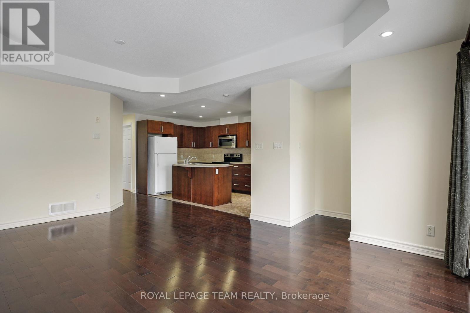 Property at 4 - 385 PASEO PRIVATE image 5