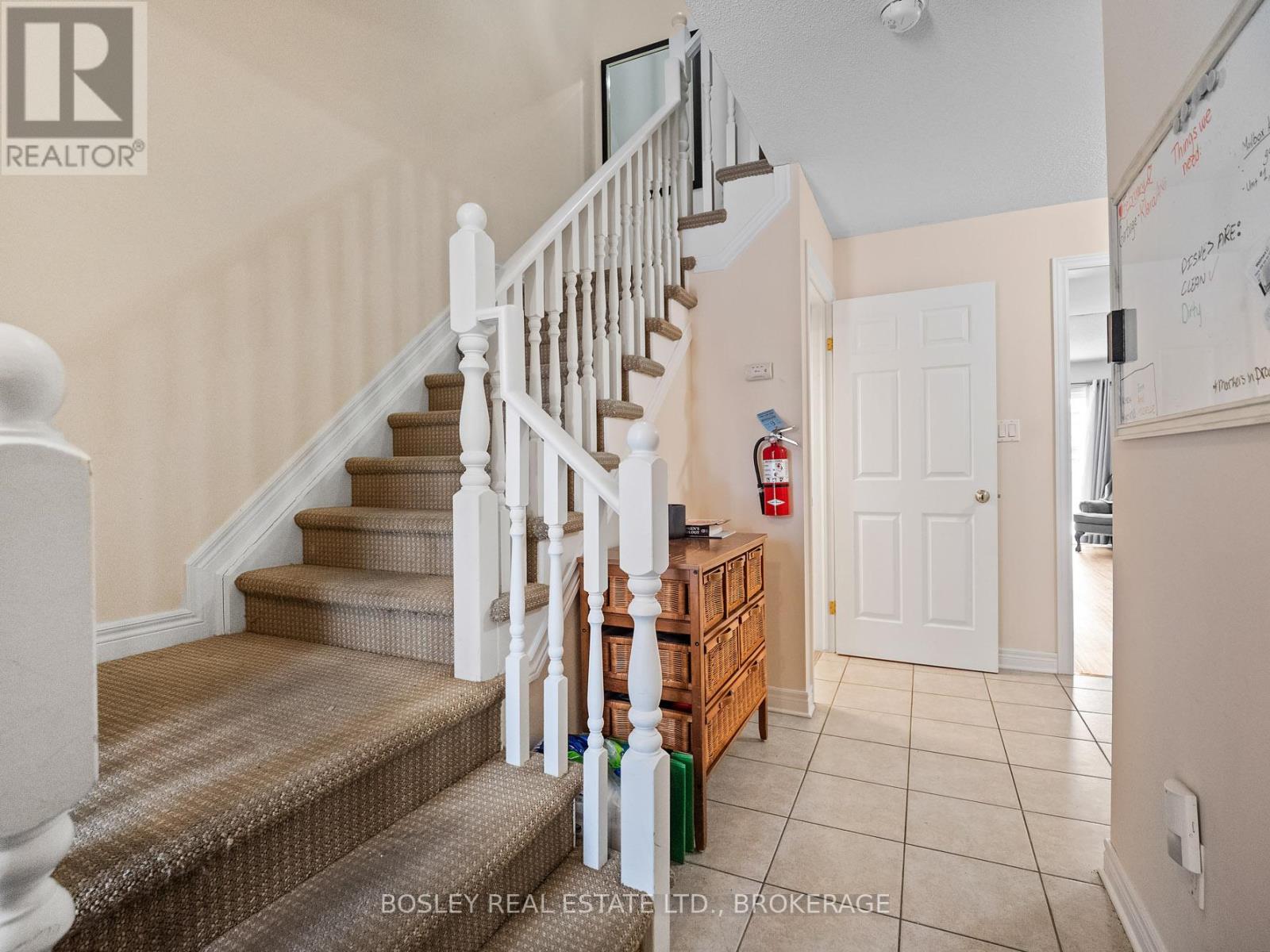 4 Gonzalez Court, Thorold, Ontario  L2V 5C1 - Photo 5 - X12084225