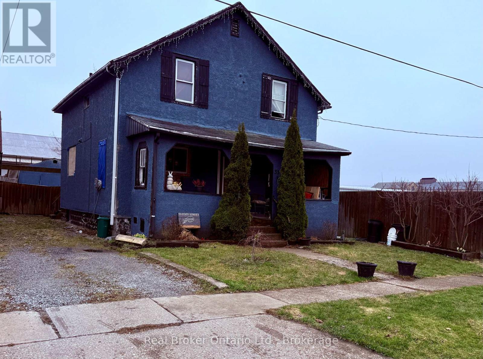 Property at 33 COZY STREET image 2