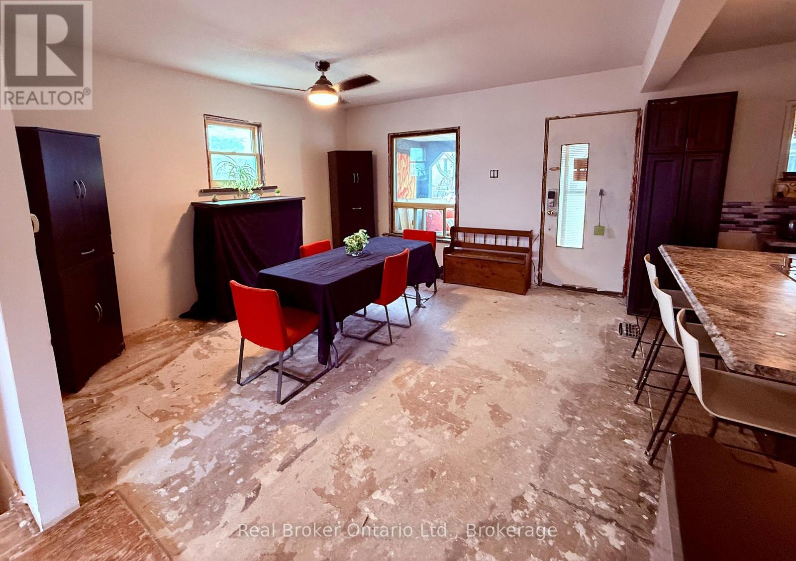 Property at 33 COZY STREET image 5