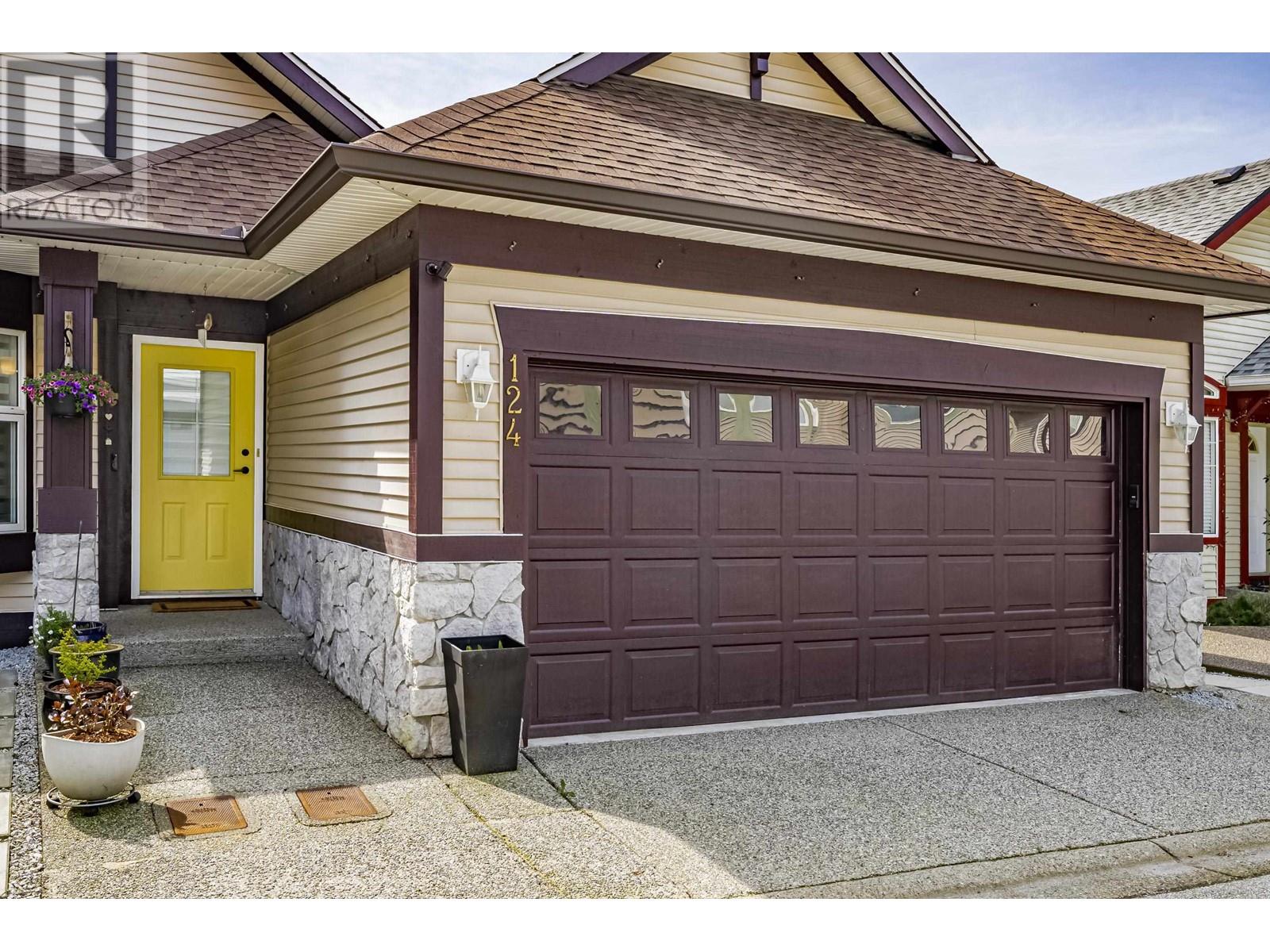 Property at 124 EVERGREEN CRESCENT image 2