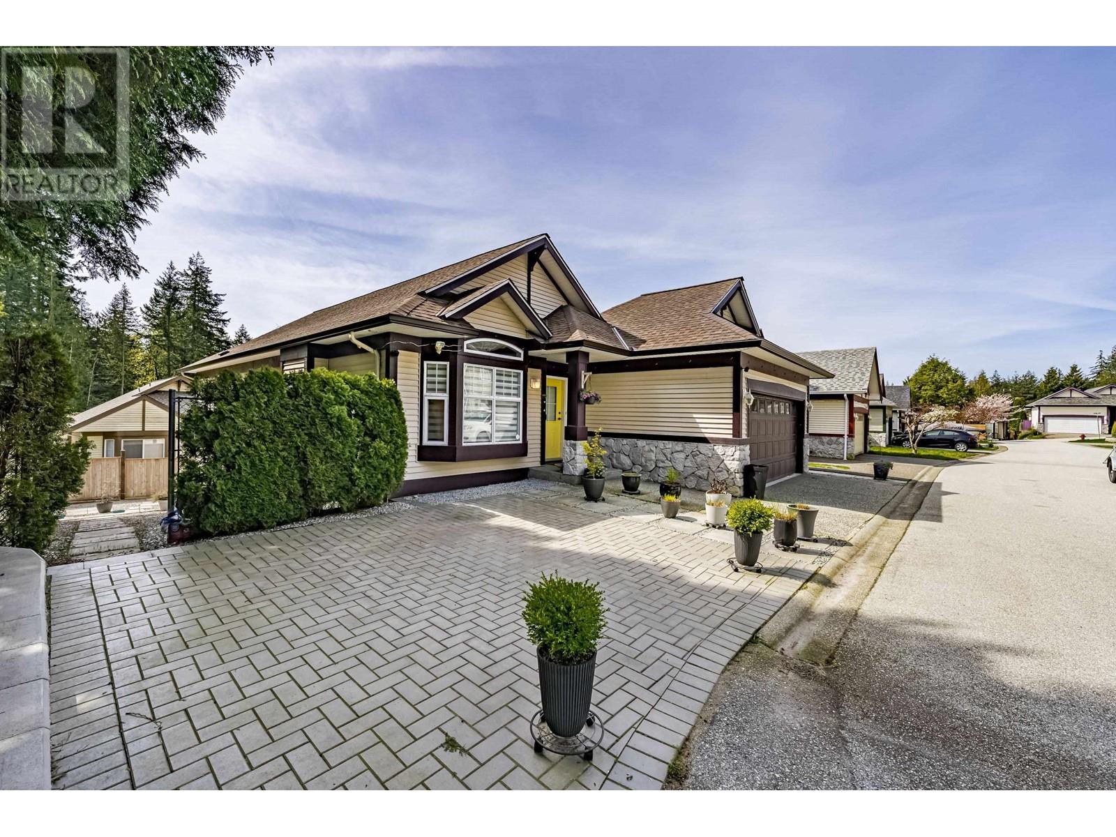 Property at 124 EVERGREEN CRESCENT image 3