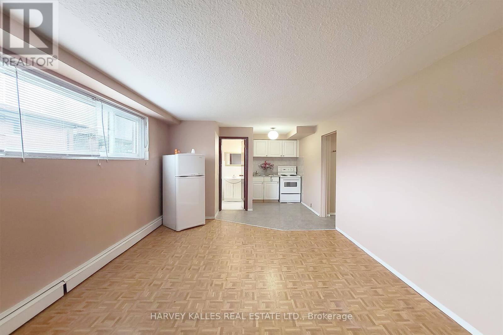 H - 412 Horner Avenue, Toronto, Ontario  M8W 2A4 - Photo 6 - W12084263