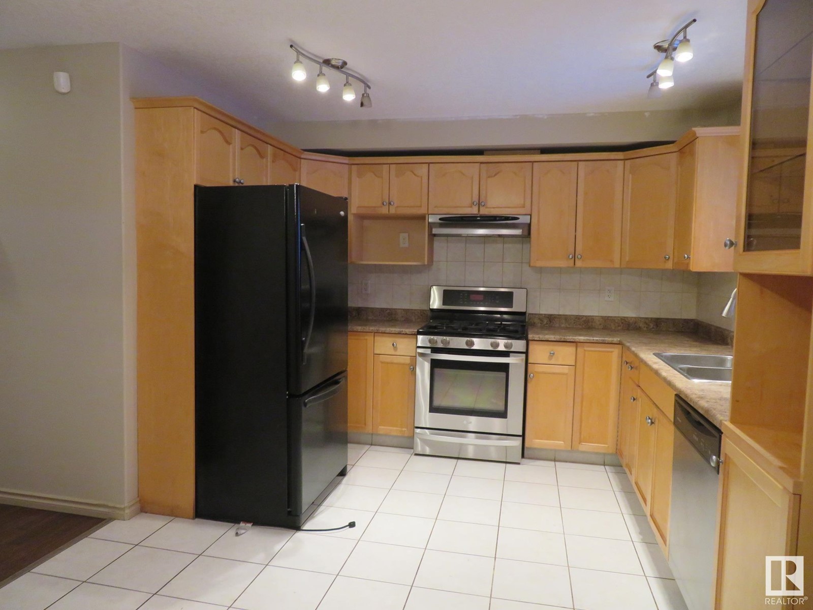 Property at 10338 161 ST NW image 3