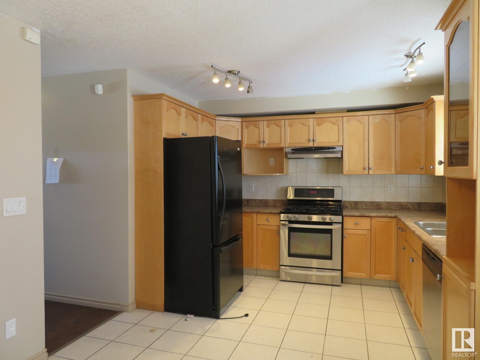Property at 10338 161 ST NW image 4