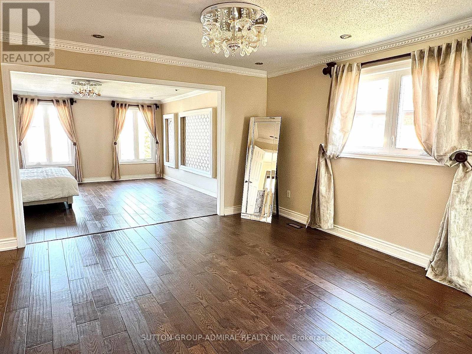 22 Waltham Crescent, Richmond Hill, Ontario  L4B 1Z2 - Photo 25 - N12084312