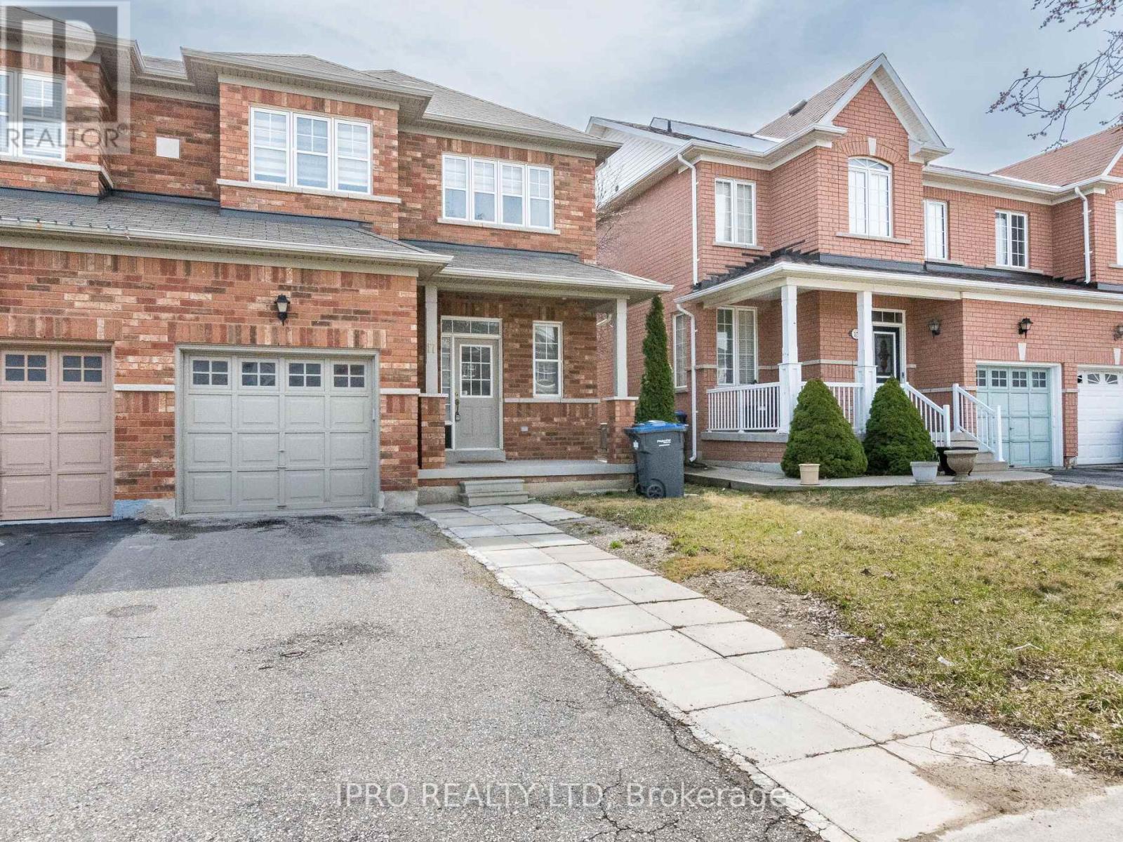 17 Prudhomme Drive, Brampton, Ontario  L6R 0H2 - Photo 2 - W12084287