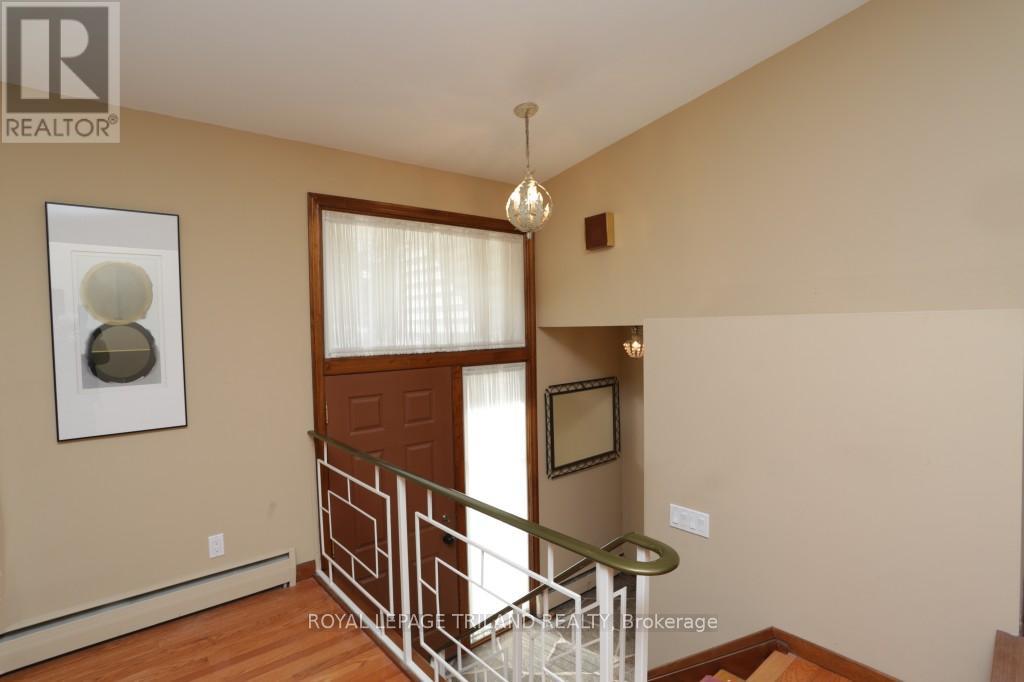 Property at 422 COMMISSIONERS ROAD E image 2