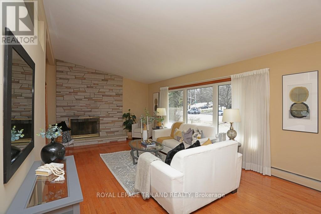 Property at 422 COMMISSIONERS ROAD E image 4