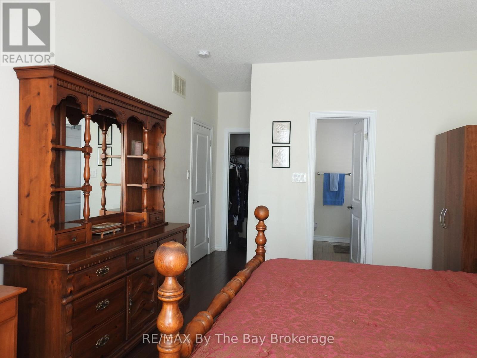 48 Allegra Drive, Wasaga Beach, Ontario  L9Z 0H5 - Photo 13 - S12084275