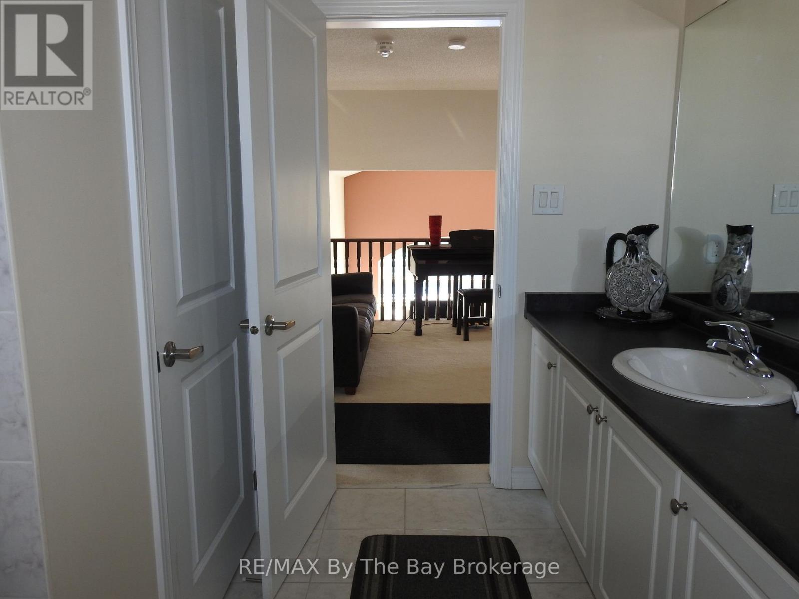 48 Allegra Drive, Wasaga Beach, Ontario  L9Z 0H5 - Photo 25 - S12084275