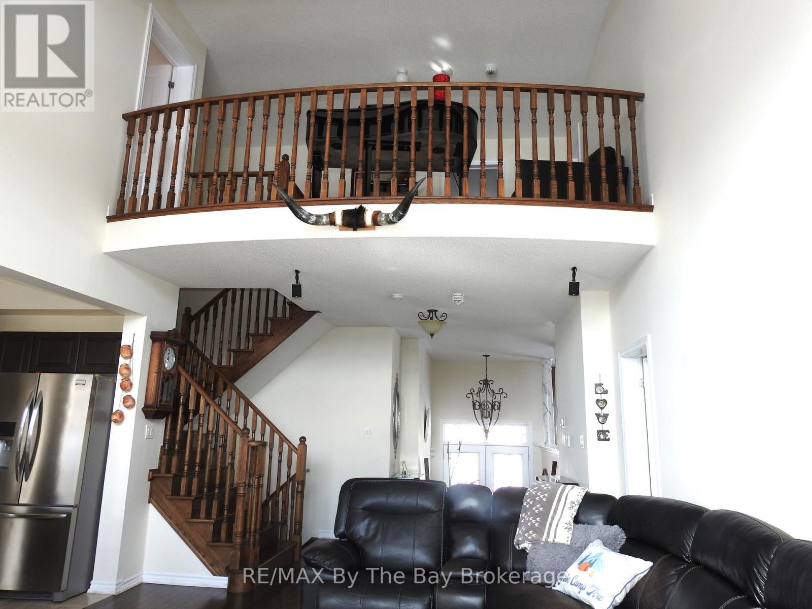 48 Allegra Drive, Wasaga Beach, Ontario  L9Z 0H5 - Photo 9 - S12084275