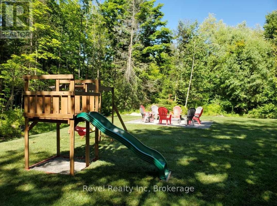 1517 Tiny Beaches Road N, Tiny, Ontario  L9M 0J2 - Photo 11 - S12084361
