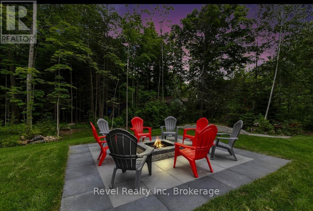 1517 Tiny Beaches Road N, Tiny, Ontario  L9M 0J2 - Photo 14 - S12084361