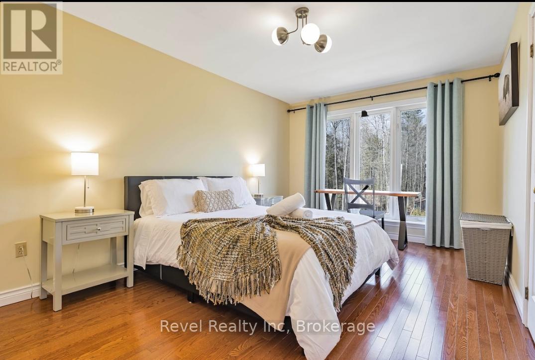 1517 Tiny Beaches Road N, Tiny, Ontario  L9M 0J2 - Photo 21 - S12084361