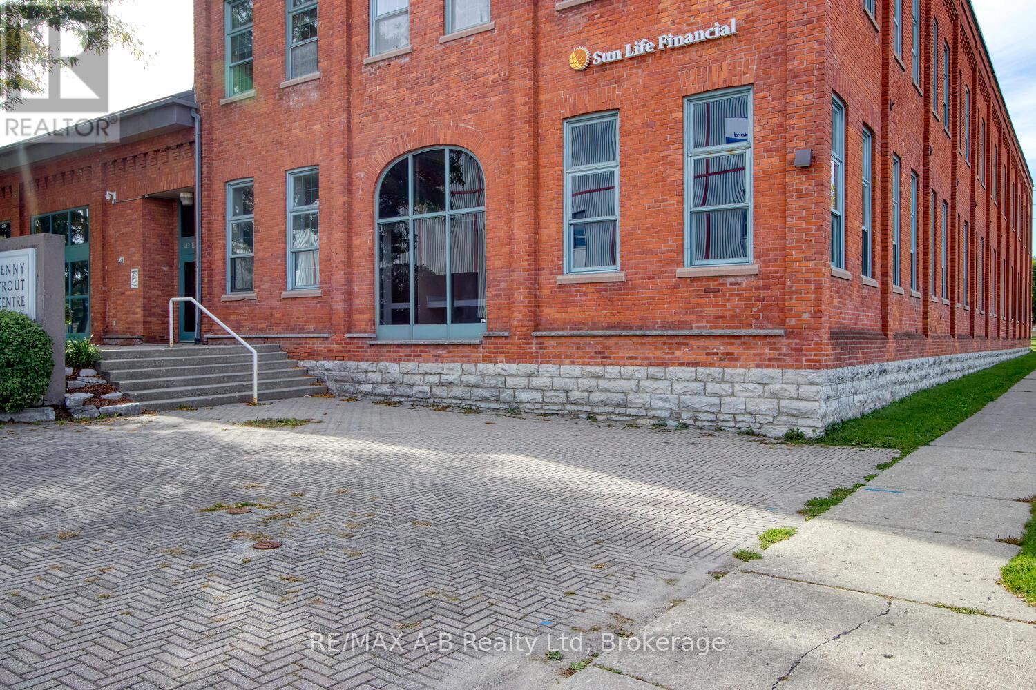 114 - 342 Erie Street, Stratford, Ontario  N5A 2N4 - Photo 6 - X12084423
