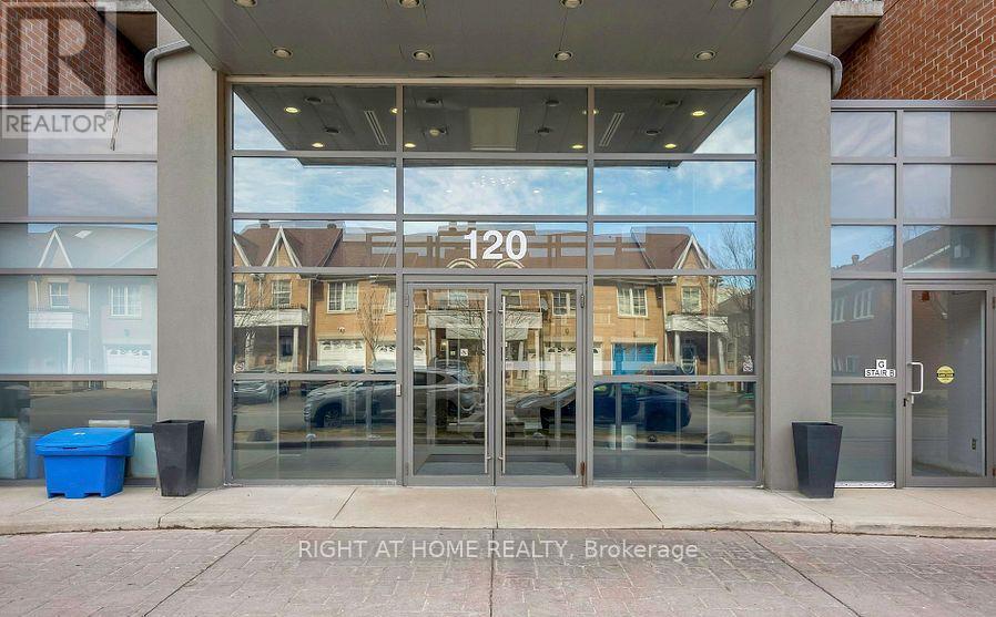 628 - 120 Dallimore Circle, Toronto (Banbury-Don Mills), Ontario  M3C 4J1 - Photo 2 - C12084417