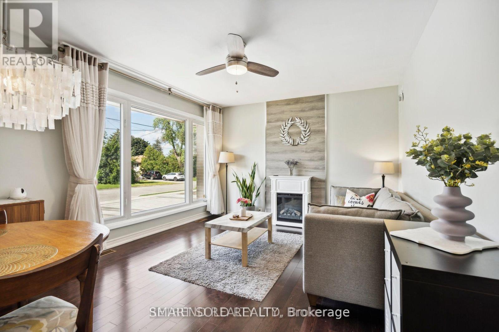 Property at 440 FERNLEIGH CIRCLE S image 4