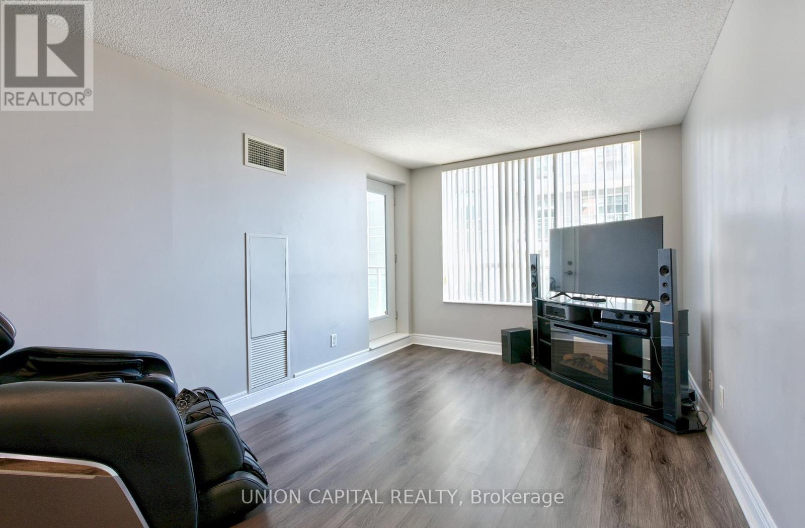 717 - 62 Suncrest Boulevard, Markham, Ontario  L3T 7Y6 - Photo 9 - N12084419